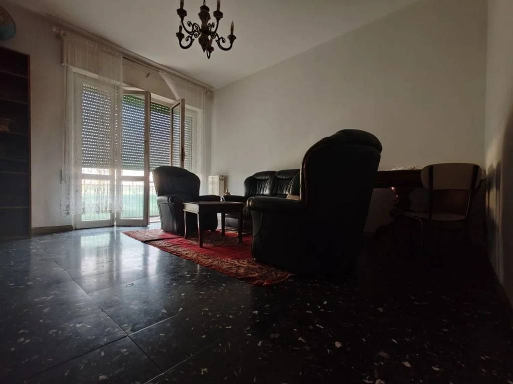 appartamento in vendita a Massa in zona Centro Storico