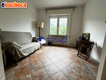 appartamento in vendita a Massa in zona Castagnola