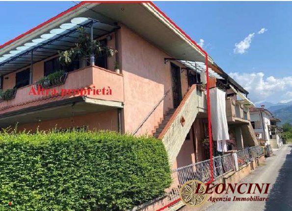 appartamento in vendita a Massa in zona Marina di Massa