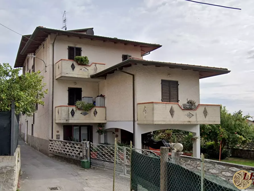 casa semindipendente in vendita a Massa