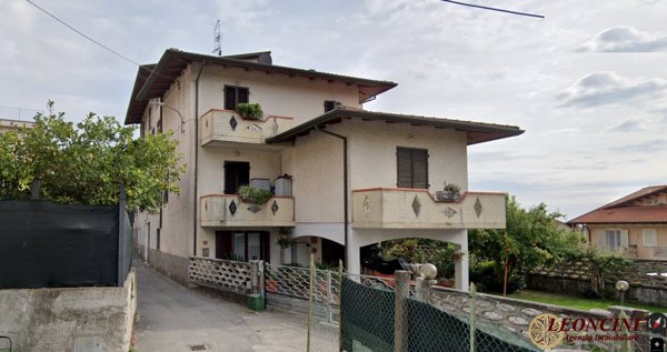 casa semindipendente in vendita a Massa