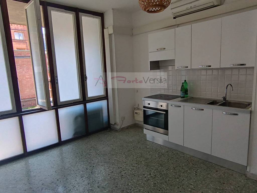 appartamento in vendita a Massa in zona Centro Storico