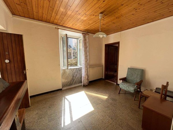 appartamento in vendita a Massa in zona Canevara