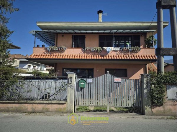 appartamento in vendita a Massa in zona Marina di Massa
