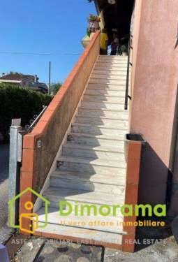 appartamento in vendita a Massa in zona Marina di Massa