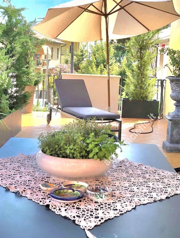 casa indipendente in vendita a Massa in zona Marina di Massa