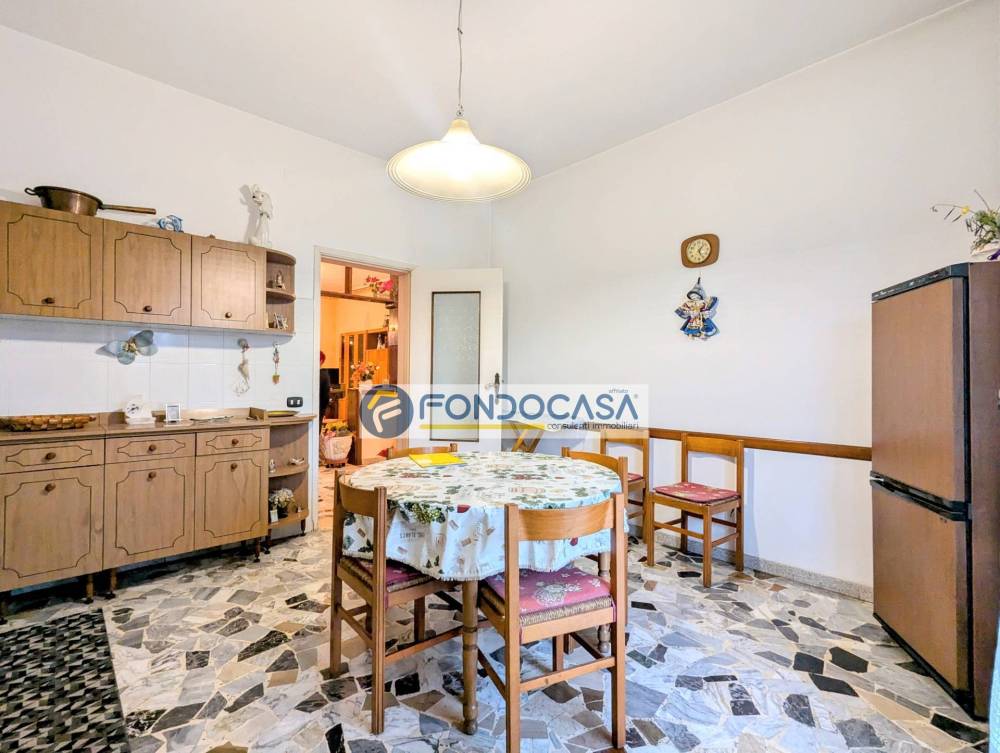 appartamento in vendita a Massa in zona Marina di Massa