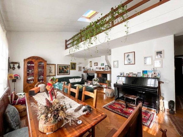 casa indipendente in vendita a Massa in zona Marina di Massa