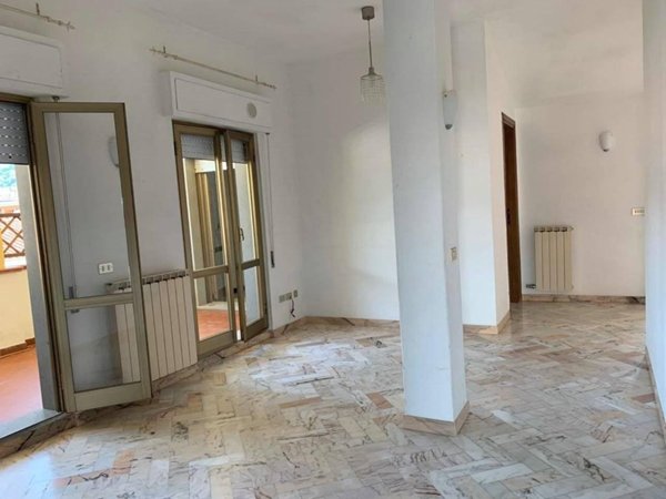 appartamento in vendita a Massa in zona Centro Storico