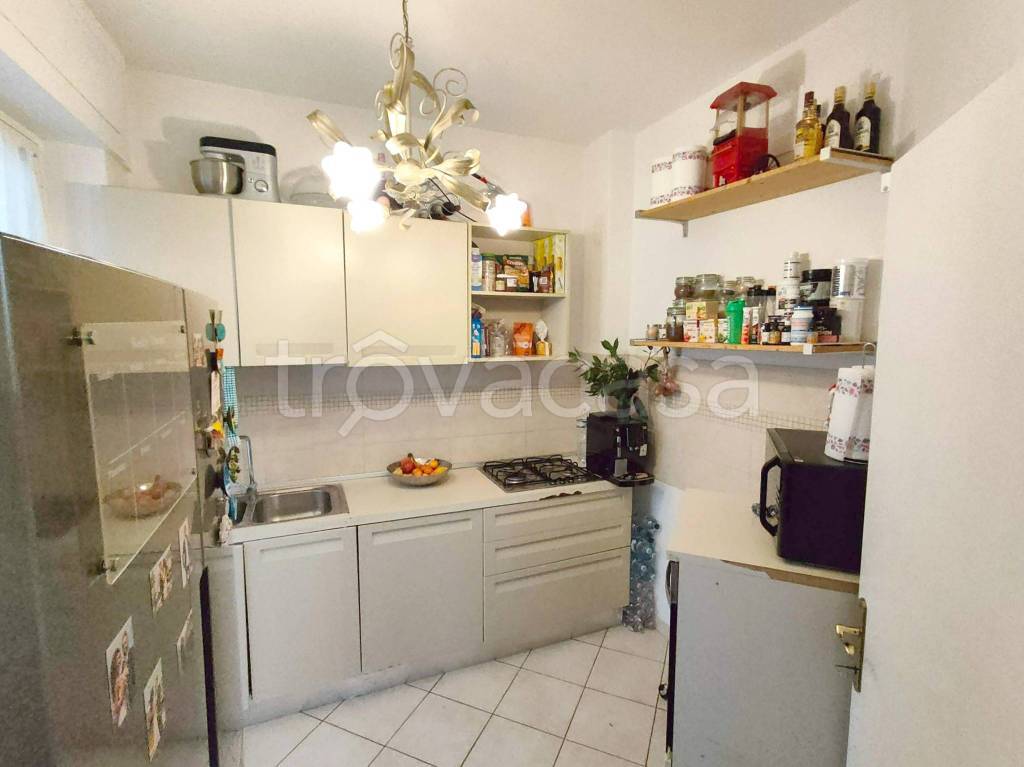 appartamento in vendita a Massa in zona Marina di Massa