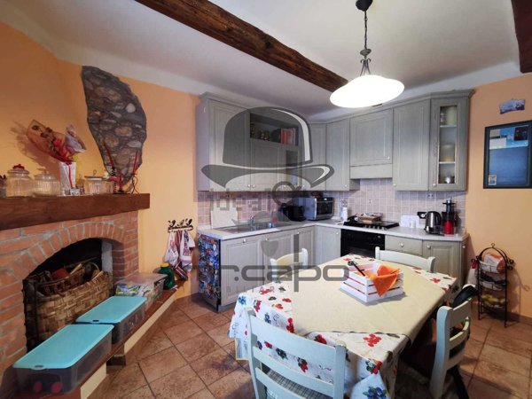 casa indipendente in vendita a Massa in zona Mirteto