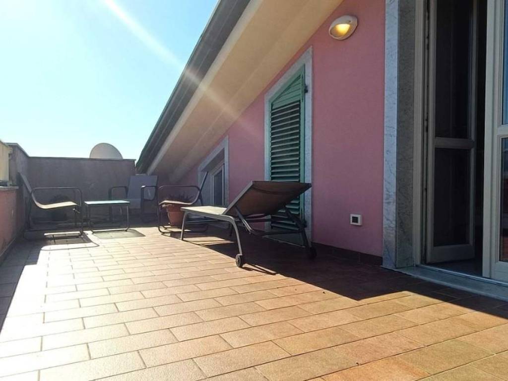 appartamento in vendita a Massa in zona Marina di Massa