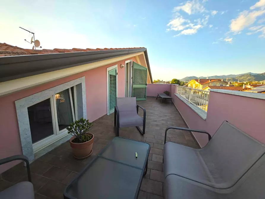 appartamento in vendita a Massa in zona Marina di Massa