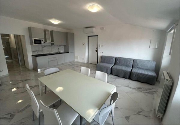 appartamento in vendita a Massa in zona Pariana