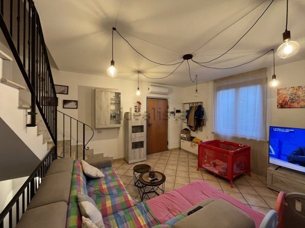 casa indipendente in vendita a Massa