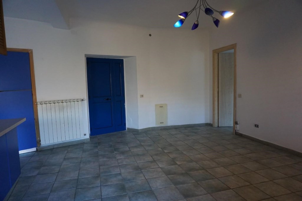appartamento in vendita a Massa in zona Pariana