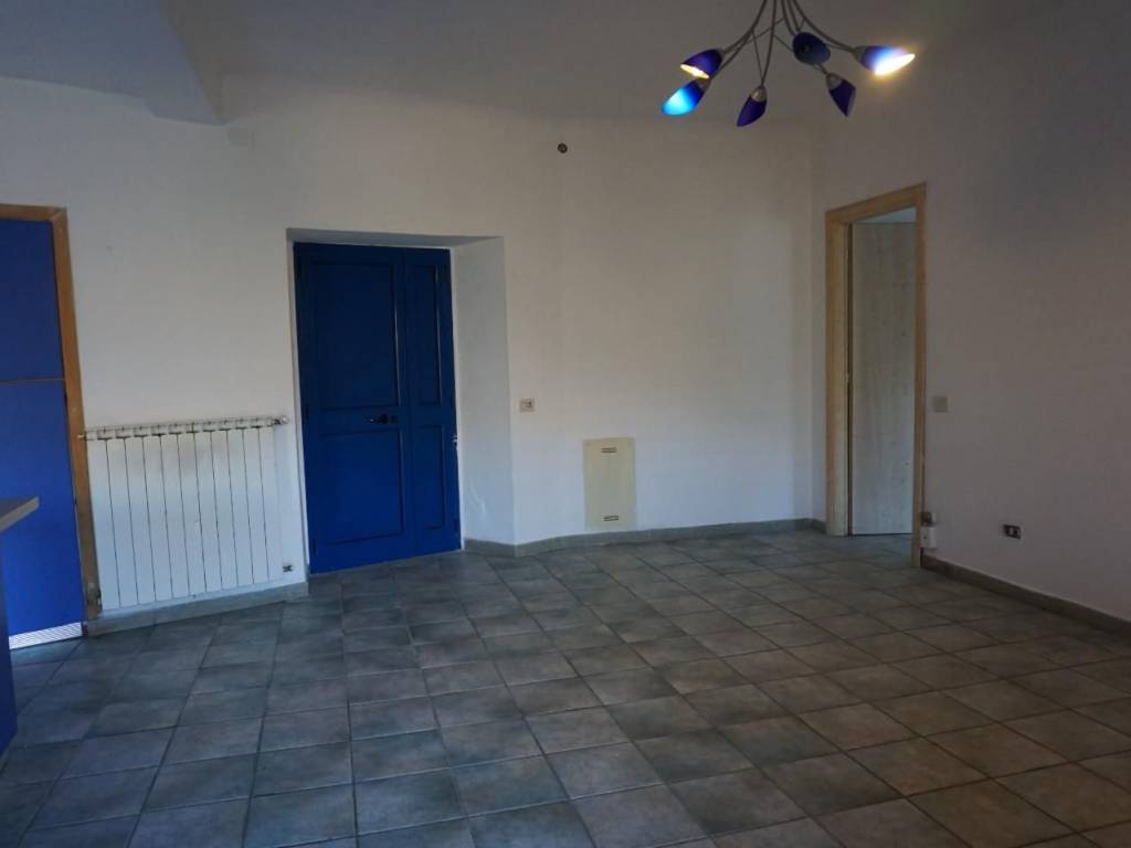 appartamento in vendita a Massa in zona Pariana
