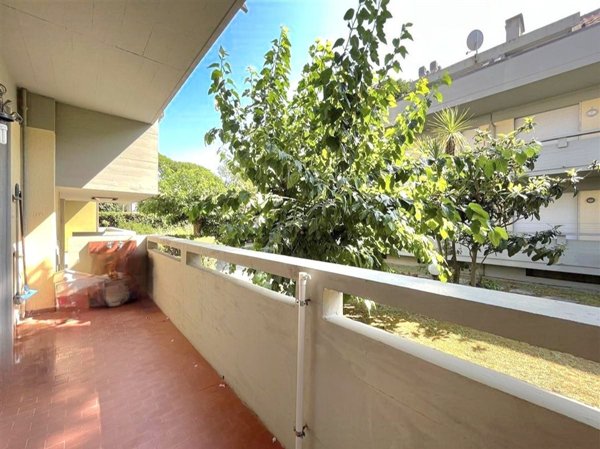 appartamento in vendita a Massa in zona Marina dei Ronchi