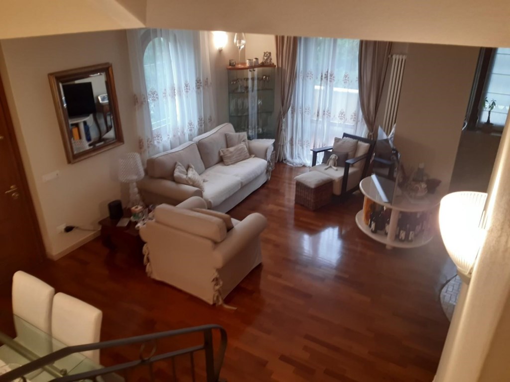 appartamento in vendita a Massa in zona Marina dei Ronchi