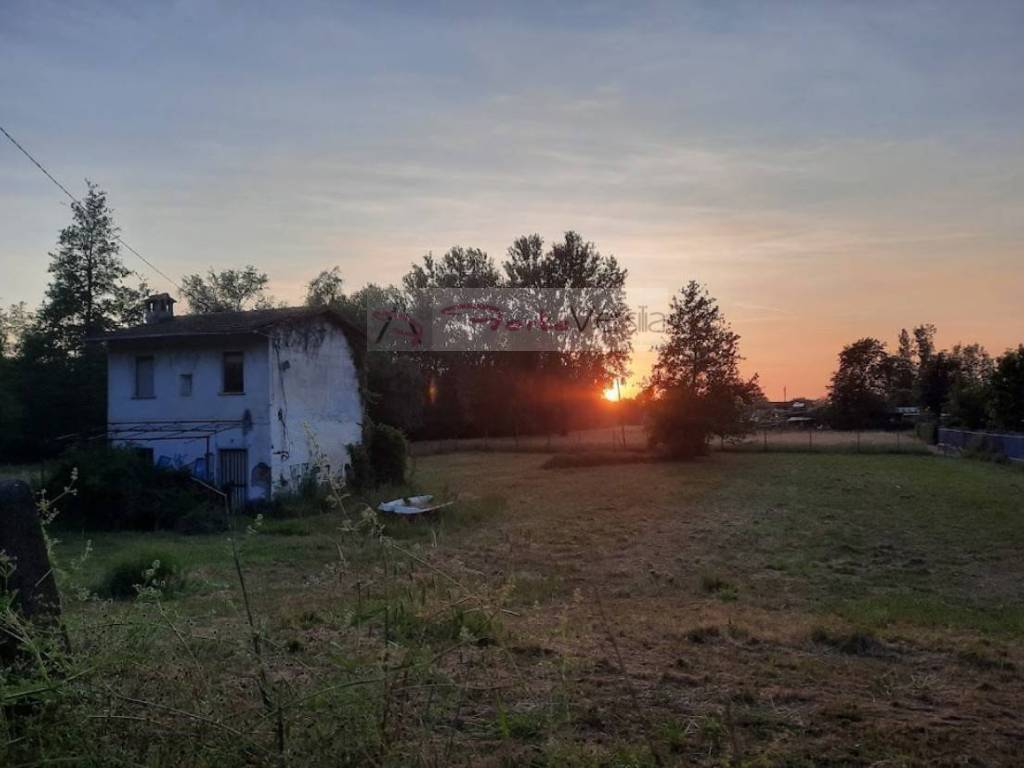 casa indipendente in vendita a Massa in zona Marina di Massa