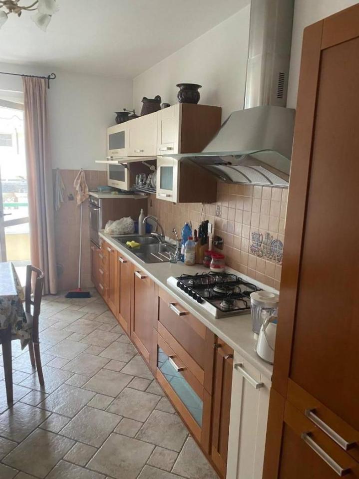 appartamento in vendita a Massa in zona Marina di Massa
