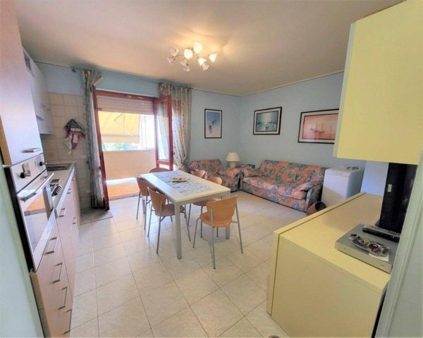 appartamento in vendita a Massa in zona Marina di Massa