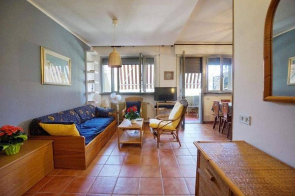 appartamento in vendita a Massa in zona Marina dei Ronchi