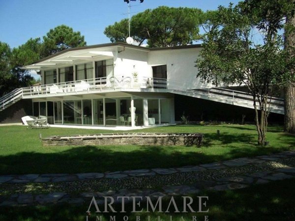 casa indipendente in vendita a Massa in zona Marina di Massa