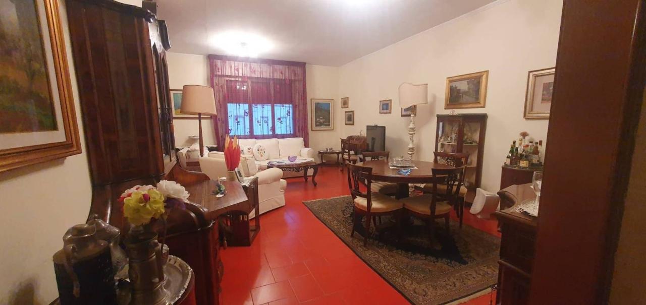 appartamento in vendita a Massa in zona Centro Storico
