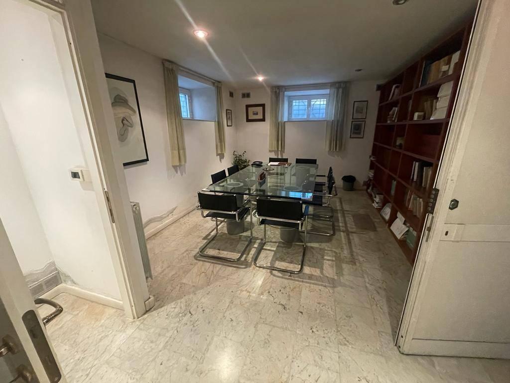 appartamento in vendita a Massa in zona Centro Storico