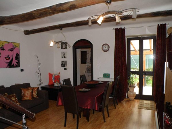 casa indipendente in vendita a Massa in zona Centro Storico
