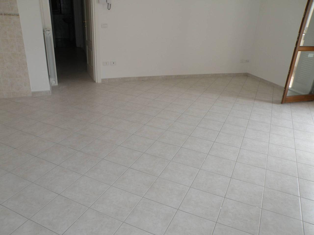 appartamento in vendita a Massa in zona Centro Storico