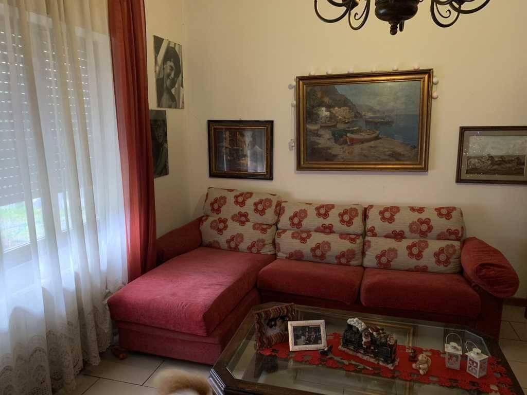 casa indipendente in vendita a Massa in zona Pariana