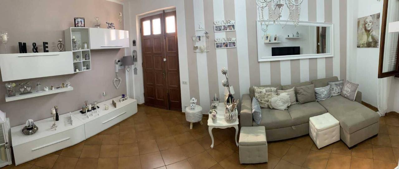 casa indipendente in vendita a Massa in zona Centro Storico