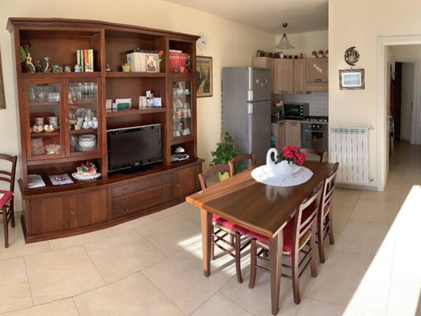 appartamento in vendita a Massa in zona Marina di Massa