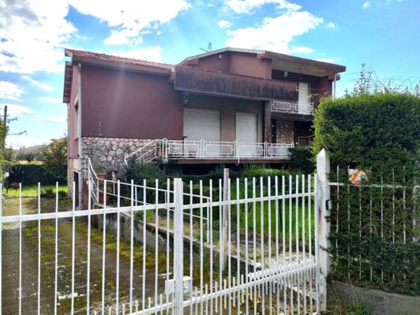 casa indipendente in vendita a Massa in zona Centro Storico