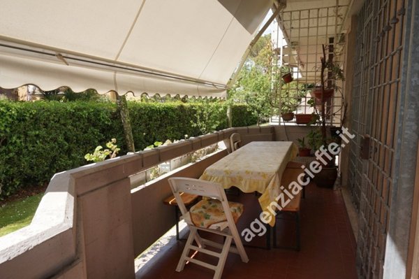 appartamento in vendita a Massa in zona Marina di Massa