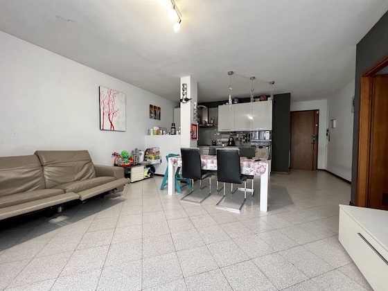 appartamento in vendita a Massa in zona Marina dei Ronchi