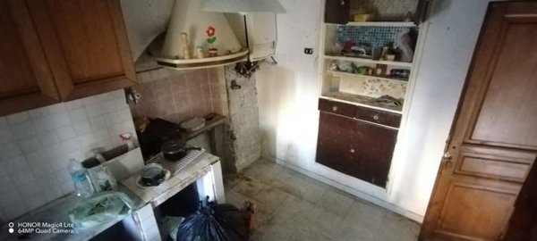 casa indipendente in vendita a Massa
