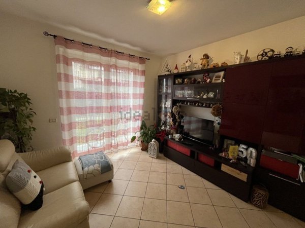 casa indipendente in vendita a Massa