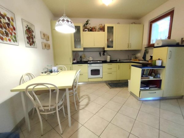 appartamento in vendita a Massa in zona Marina di Massa