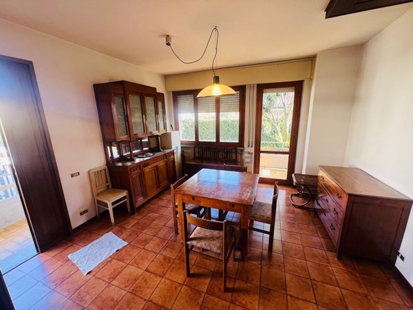 casa indipendente in vendita a Massa in zona Marina dei Ronchi