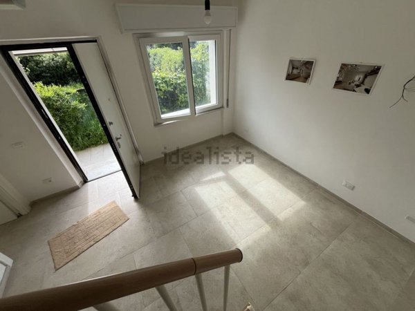 casa indipendente in vendita a Massa in zona Romagnano