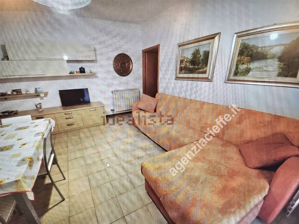 appartamento in vendita a Massa in zona Marina dei Ronchi