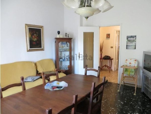 casa indipendente in vendita a Massa