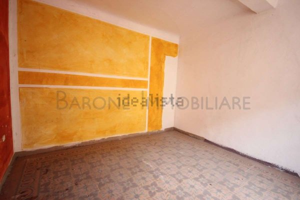 appartamento in vendita a Massa in zona Centro Storico