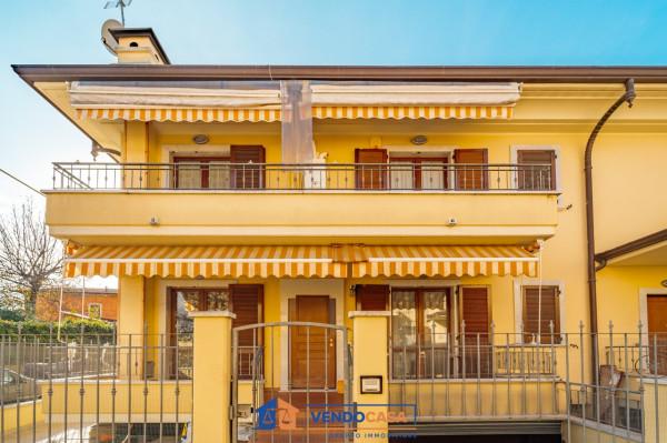 casa indipendente in vendita a Massa in zona Marina di Massa