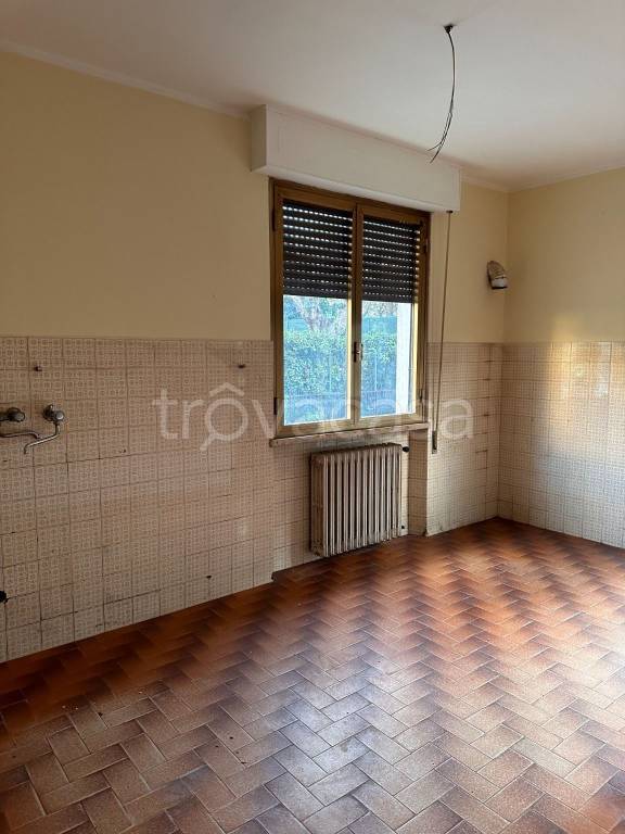 appartamento in vendita a Massa in zona Castagnola