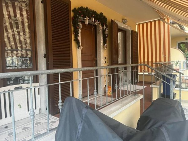casa indipendente in vendita a Massa in zona Quercioli