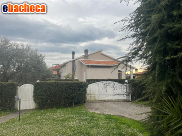 appartamento in vendita a Massa in zona Centro Storico